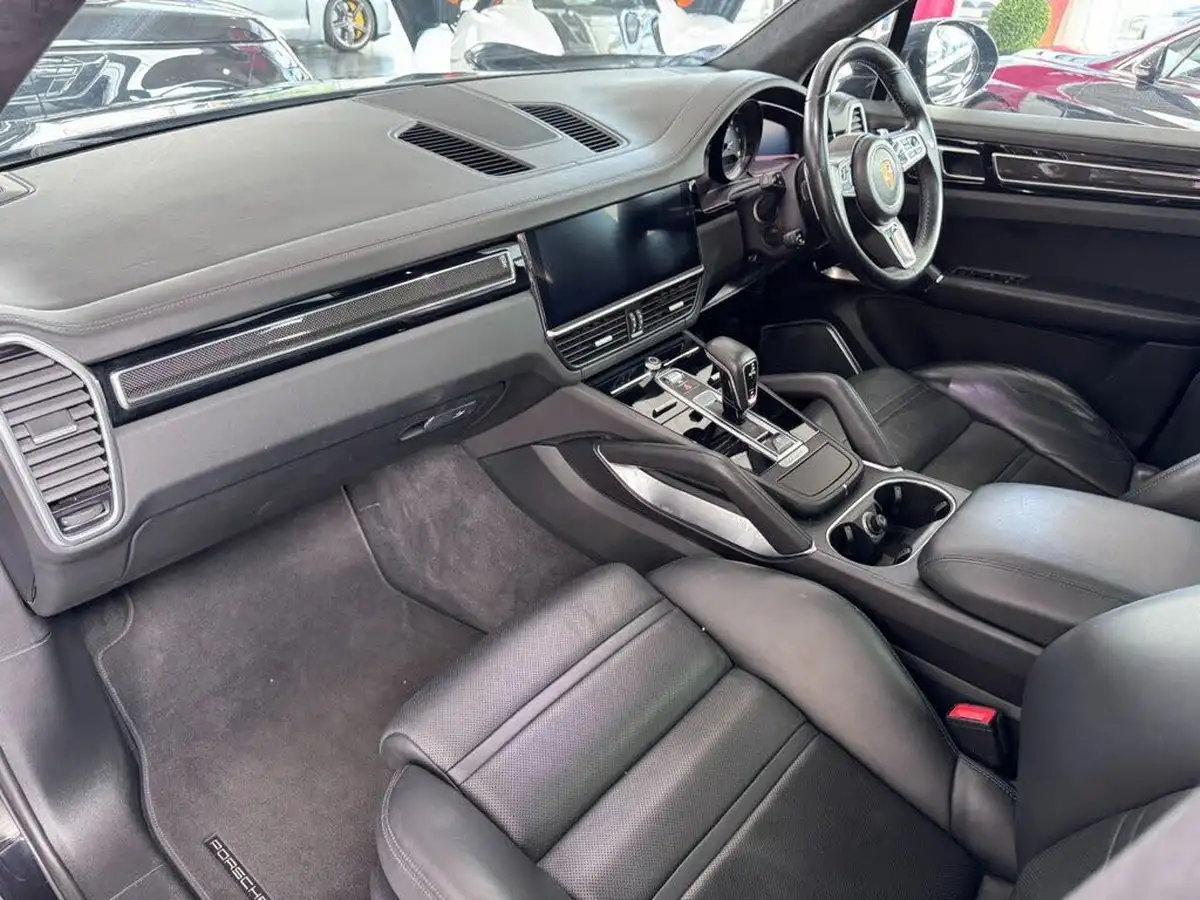 2018-porsche-cayenne-40-v8-turbo-big-24