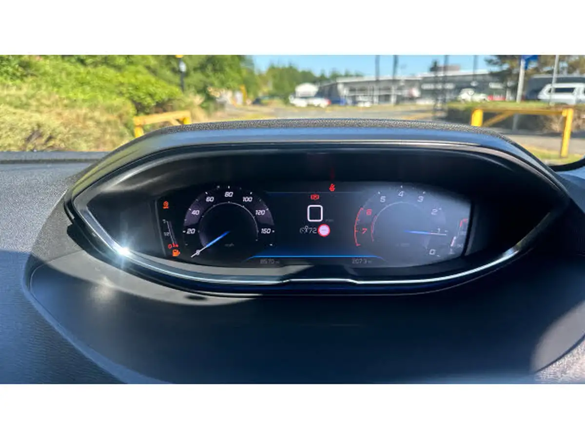2021-peugeot-3008-suv-12-puretech-allure-big-17