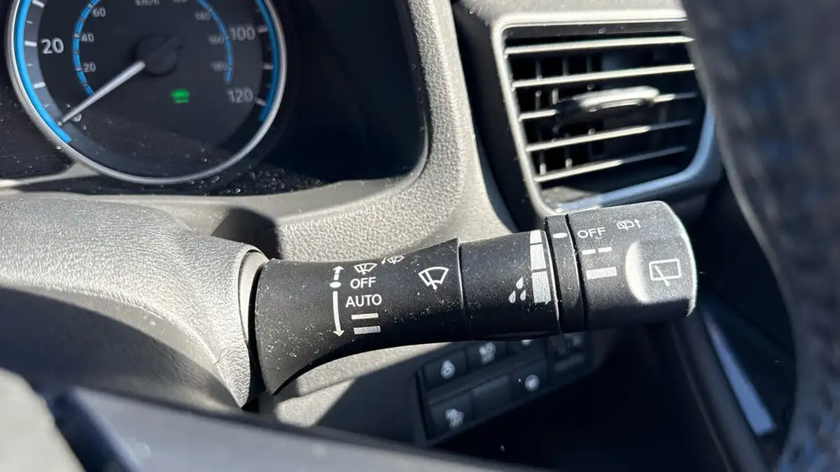 2020-nissan-leaf-e-tekna-big-27