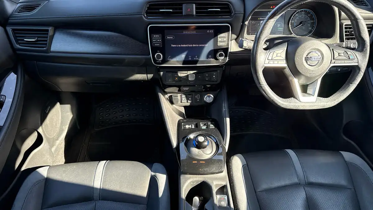 2020-nissan-leaf-e-tekna-big-3