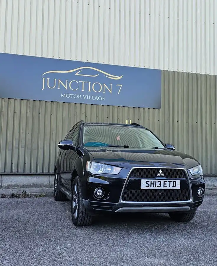 2013-mitsubishi-outlander-22td-gx3-big-3