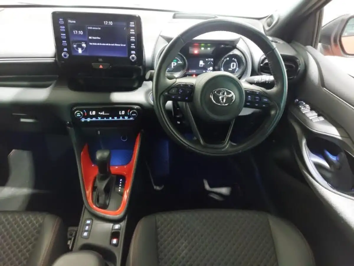 2021-toyota-yaris-15-vvt-i-launch-edition-big-6