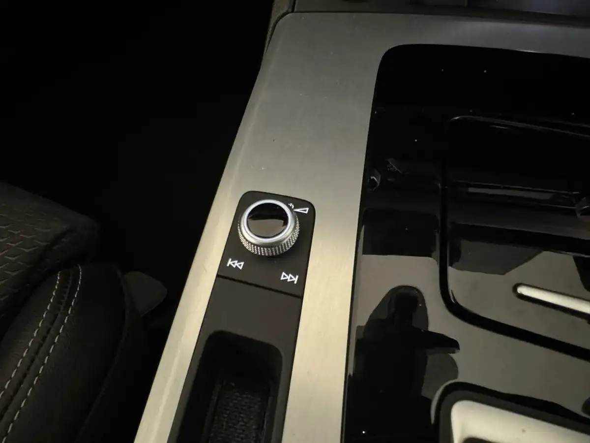 2022-audi-q5-20-50-tfsi-e-s-line-station-wagon-big-20