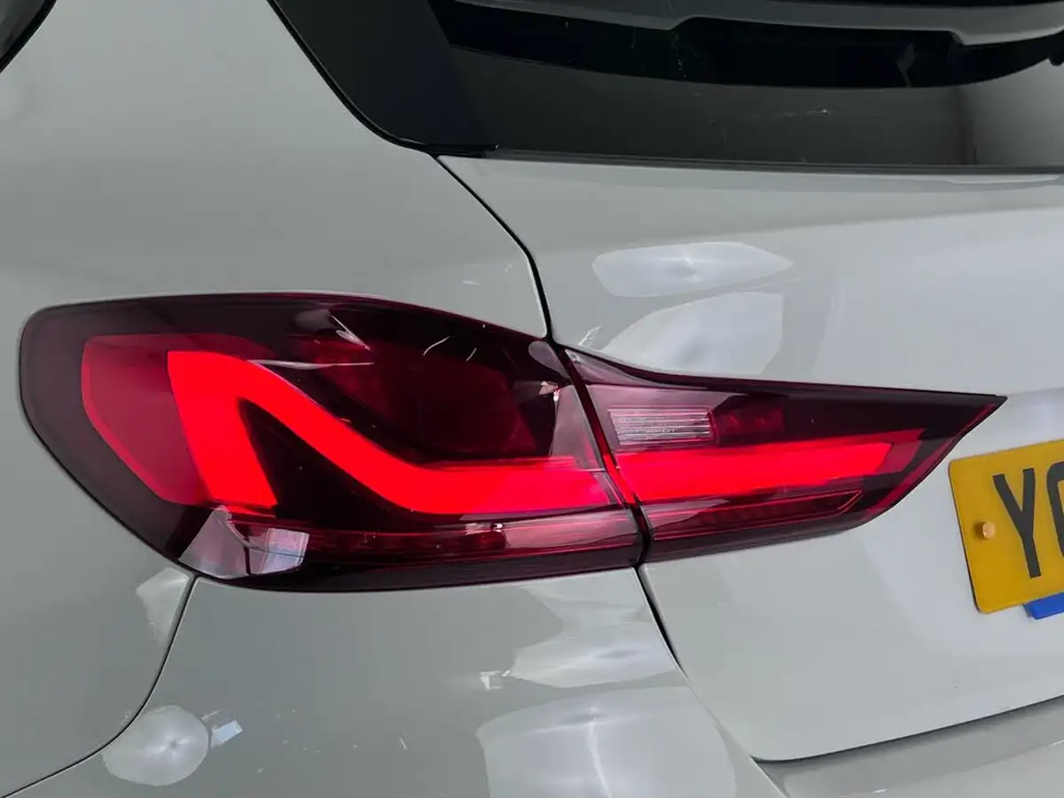 2022-bmw-1-series-15td-116d-m-sport-big-9