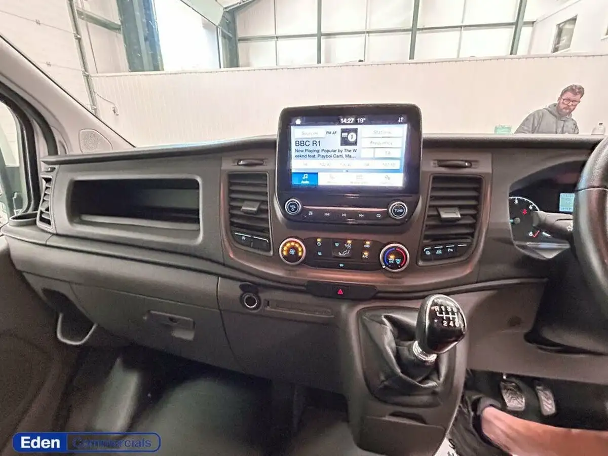 2020-ford-transit-custom-20tdci-320-l2h2-trend-130pseu6dt-panel-van-big-14
