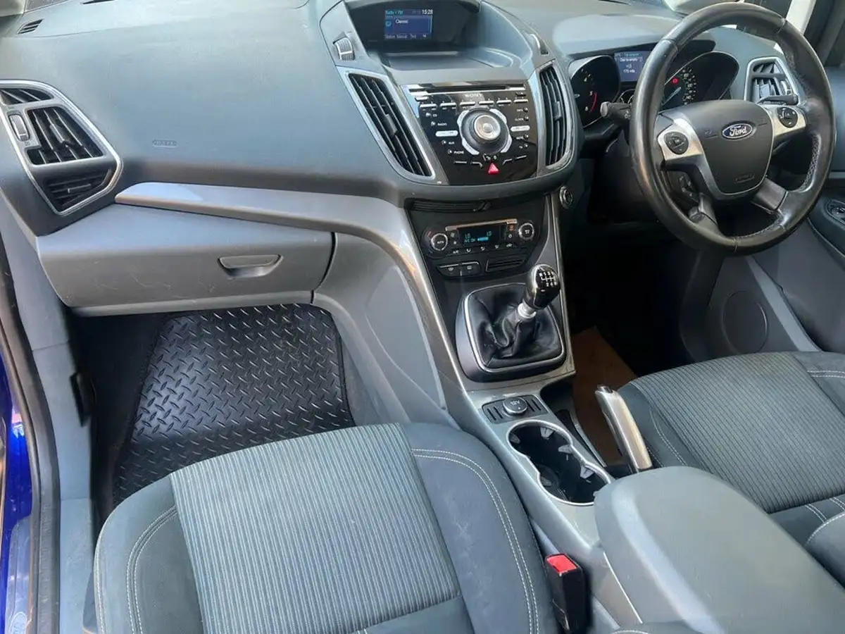 2015-ford-grand-c-max-big-2
