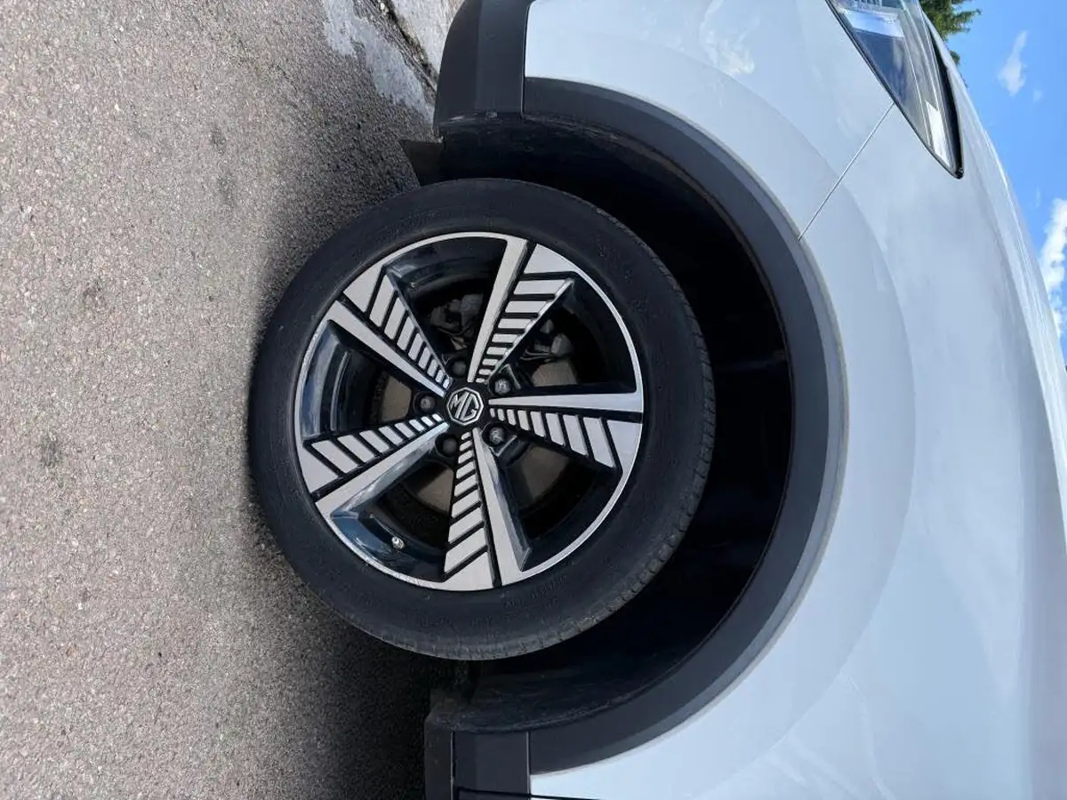 2021-mg-zs-suv-e-exclusive-ev-big-13