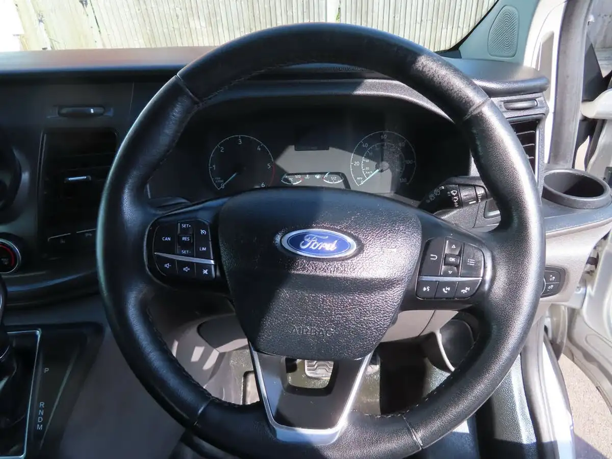 2019-ford-tourneo-custom-20tdci-320-l2-shuttle-bus-130pseu6dt-auto-big-59