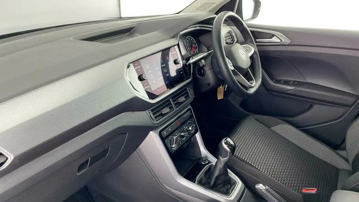 2021-volkswagen-t-cross-10-tsi-active-95ps-big-1