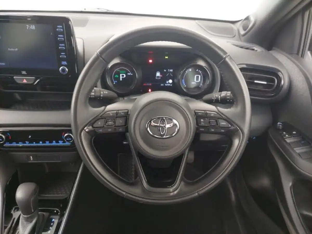 2022-toyota-yaris-15-vvt-i-dynamic-big-9