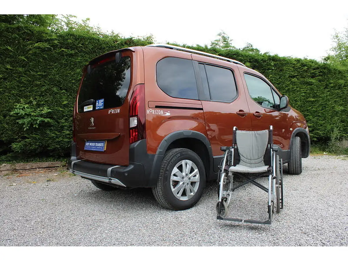 2021-peugeot-rifter-15-bluehdi-allure-130bhp-standardss-eat8-big-1