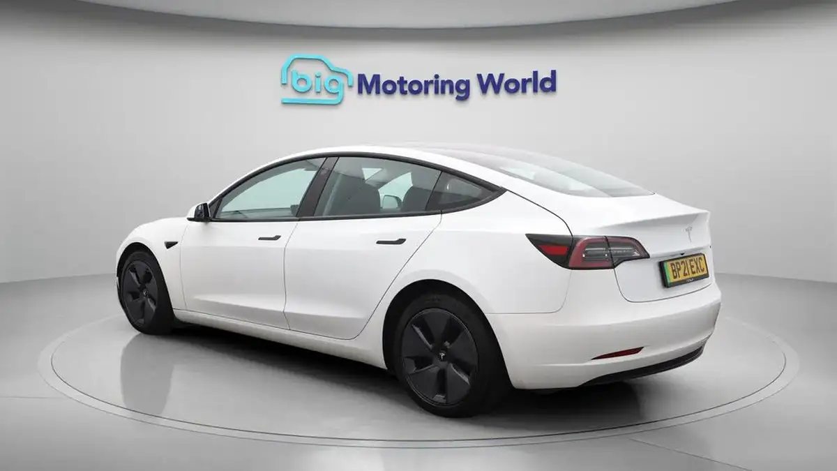 2021-tesla-model-3-e-standard-plus-big-5