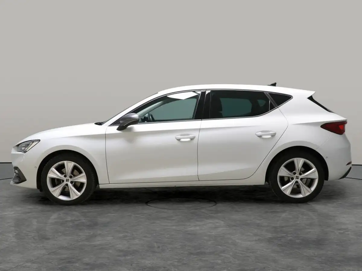 2022-seat-leon-big-13