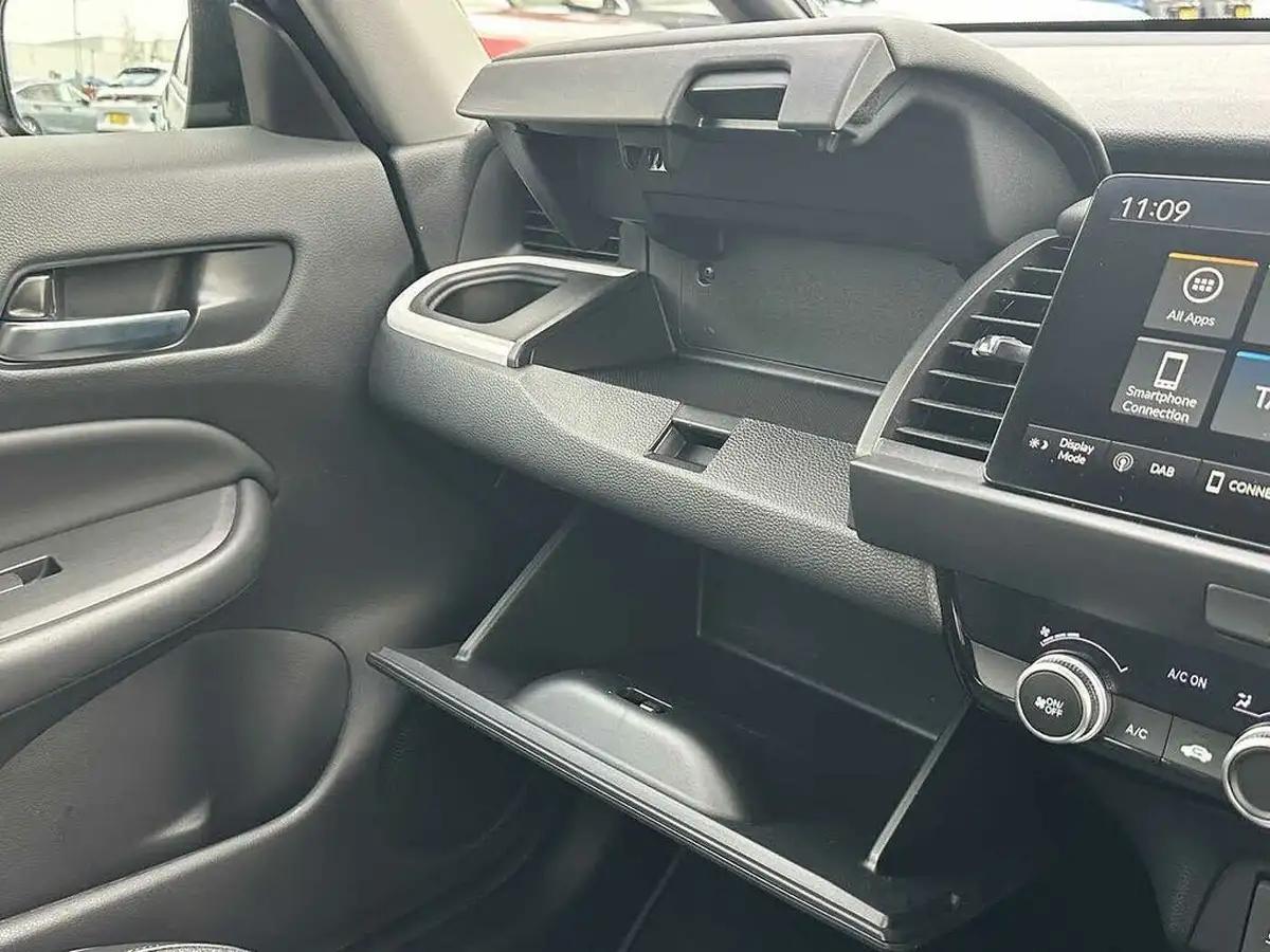 2023-honda-jazz-15-i-mmd-sr-big-36