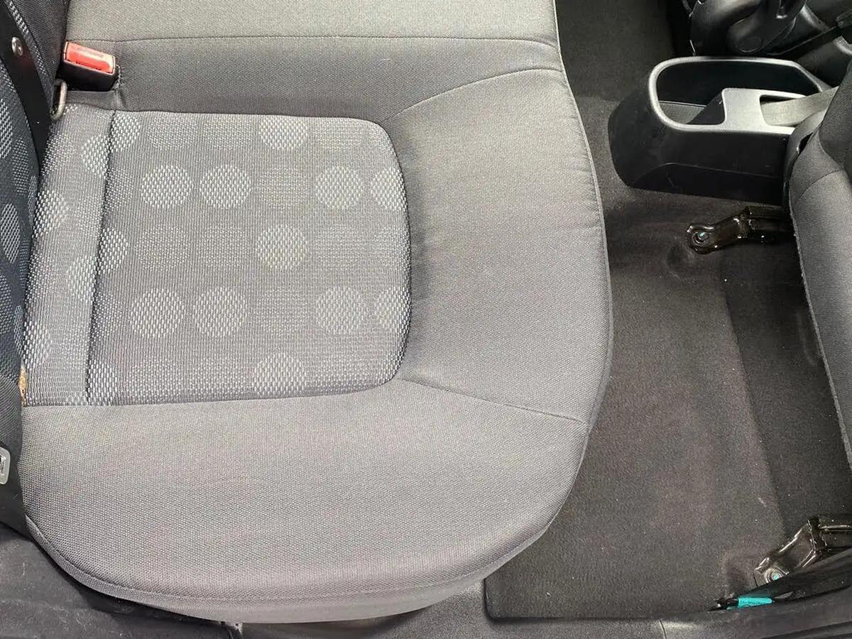 2009-hyundai-i10-12-comfort-76bhp-big-32