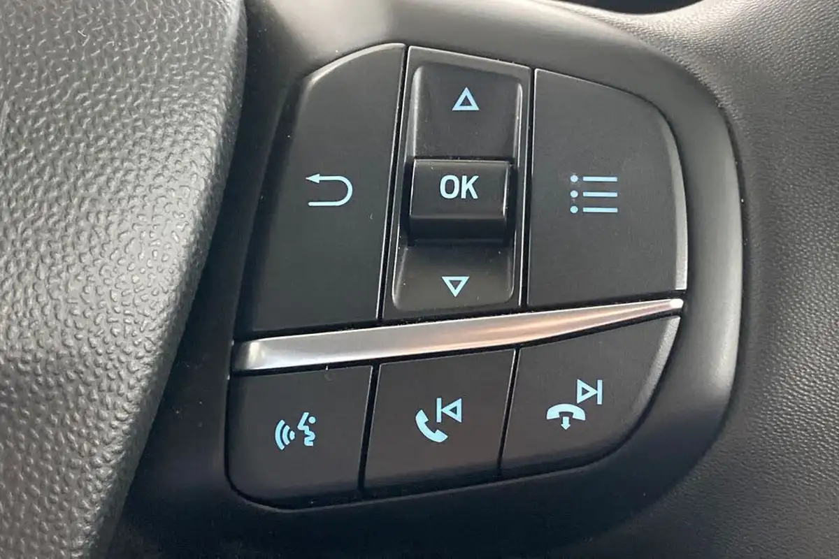 2023-ford-fiesta-10t-titanium-x-125ps-hybrid-mhev-big-32