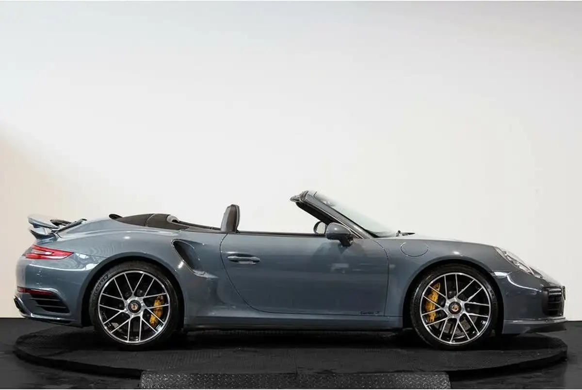 2016-porsche-911-38-turbo-s-cabriolet-big-2