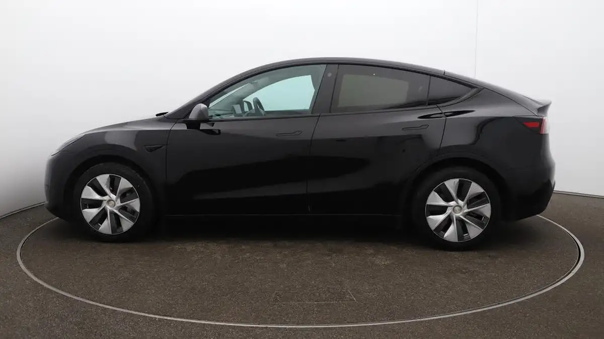 2022-tesla-model-y-e-rwd-big-63