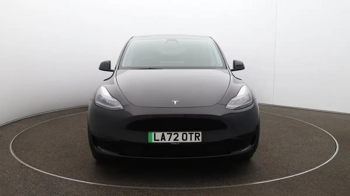 2022-tesla-model-y-e-rwd-big-39