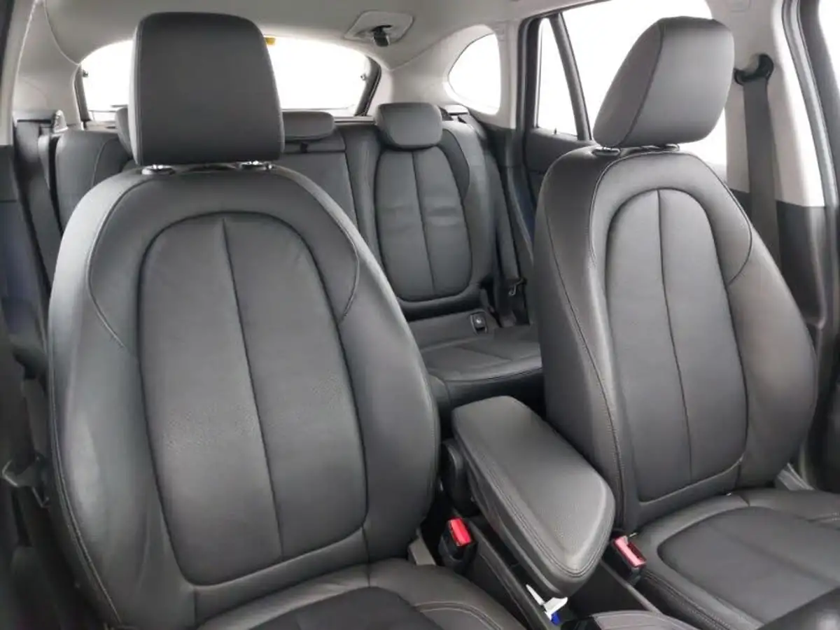 2021-bmw-x1-20-sdrive20i-xline-big-18