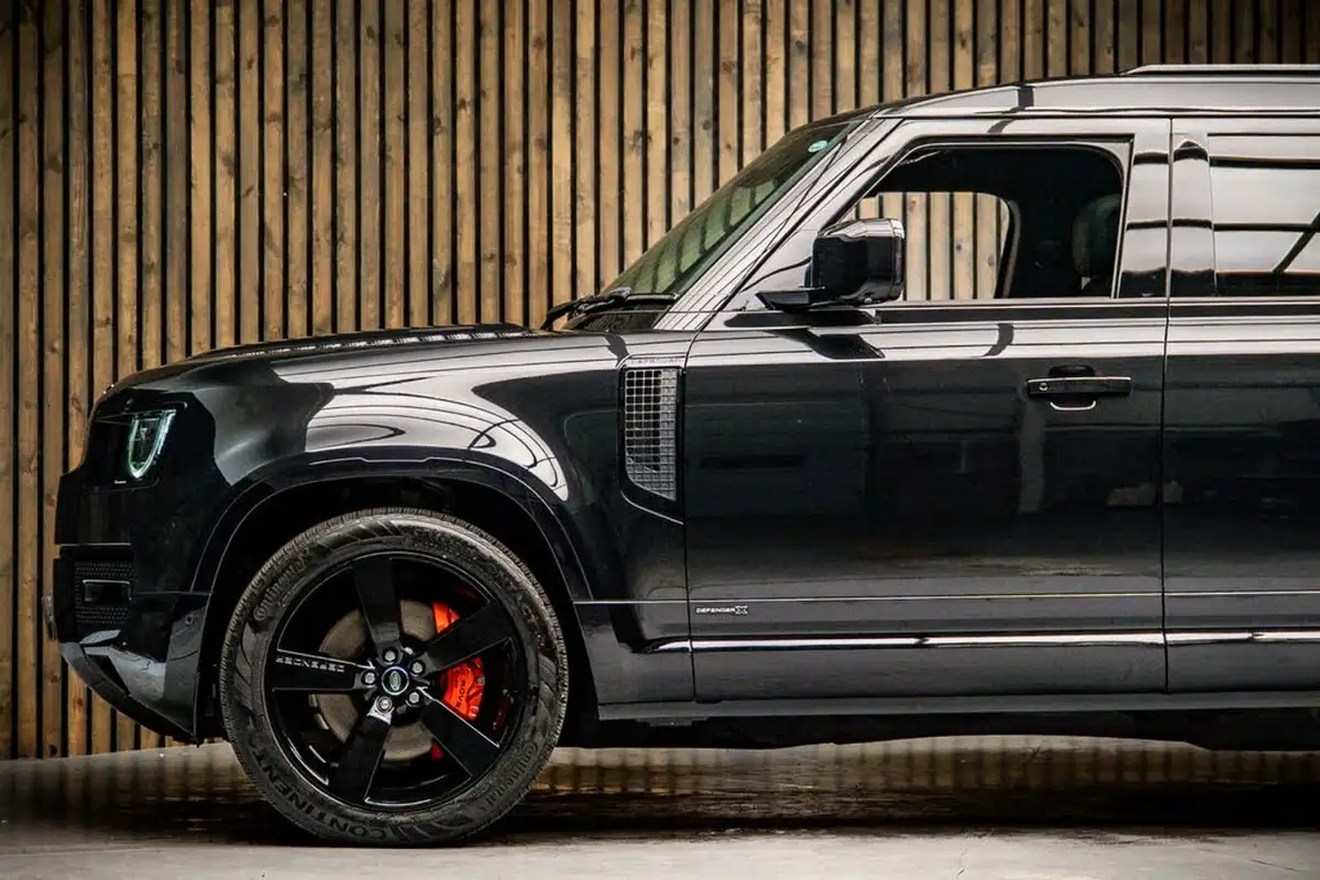 2022-land-rover-110-defender-30-p400-x-big-8