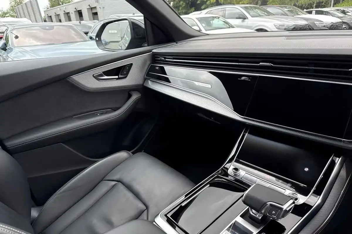2024-audi-q8-30-55-tfsi-launch-edition-big-19
