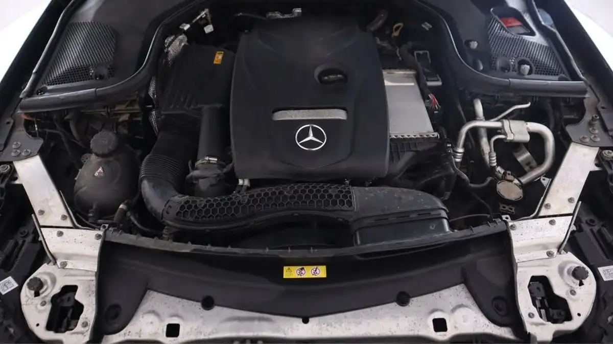 2019-mercedes-benz-e-class-20-e200-amg-line-saloon-4d-big-17