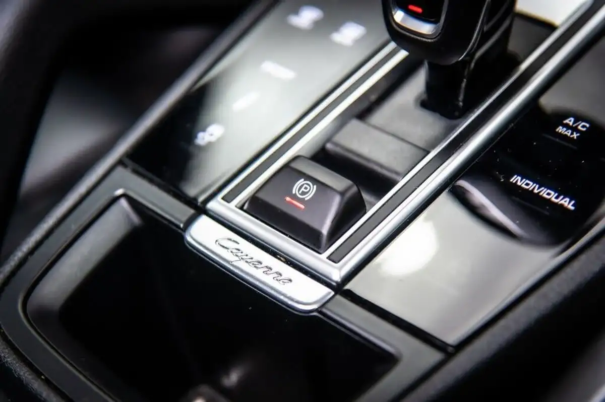 2020-porsche-cayenne-30-v6-s-big-9