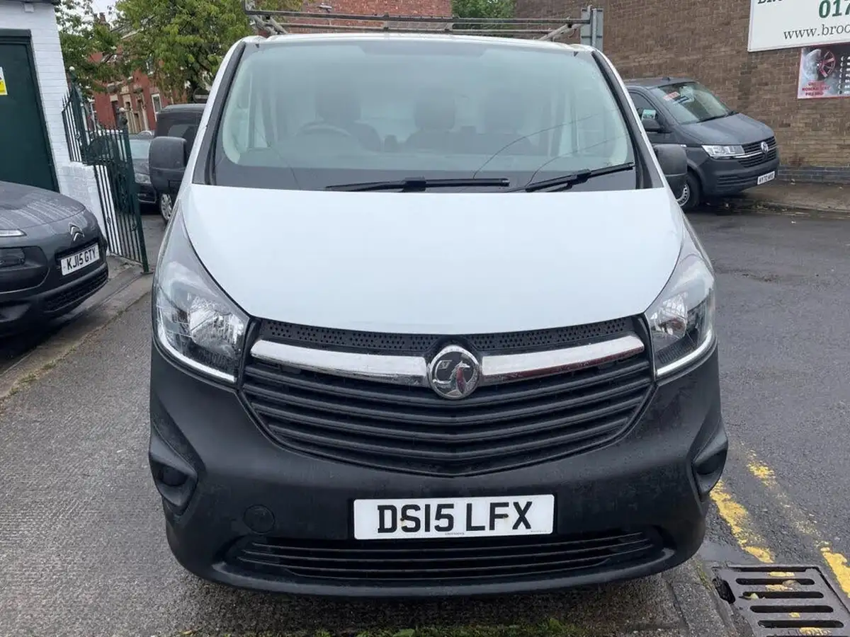 2015-vauxhall-vivaro-16cdti-2900-l2h1-115ps-refrigerated-van-big-4