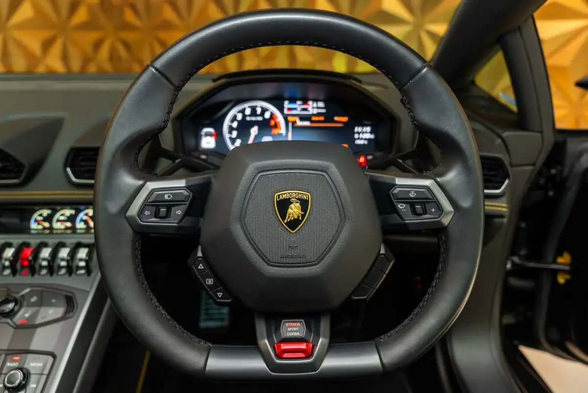 2017-lamborghini-huracan-52-lp-580-2-big-17