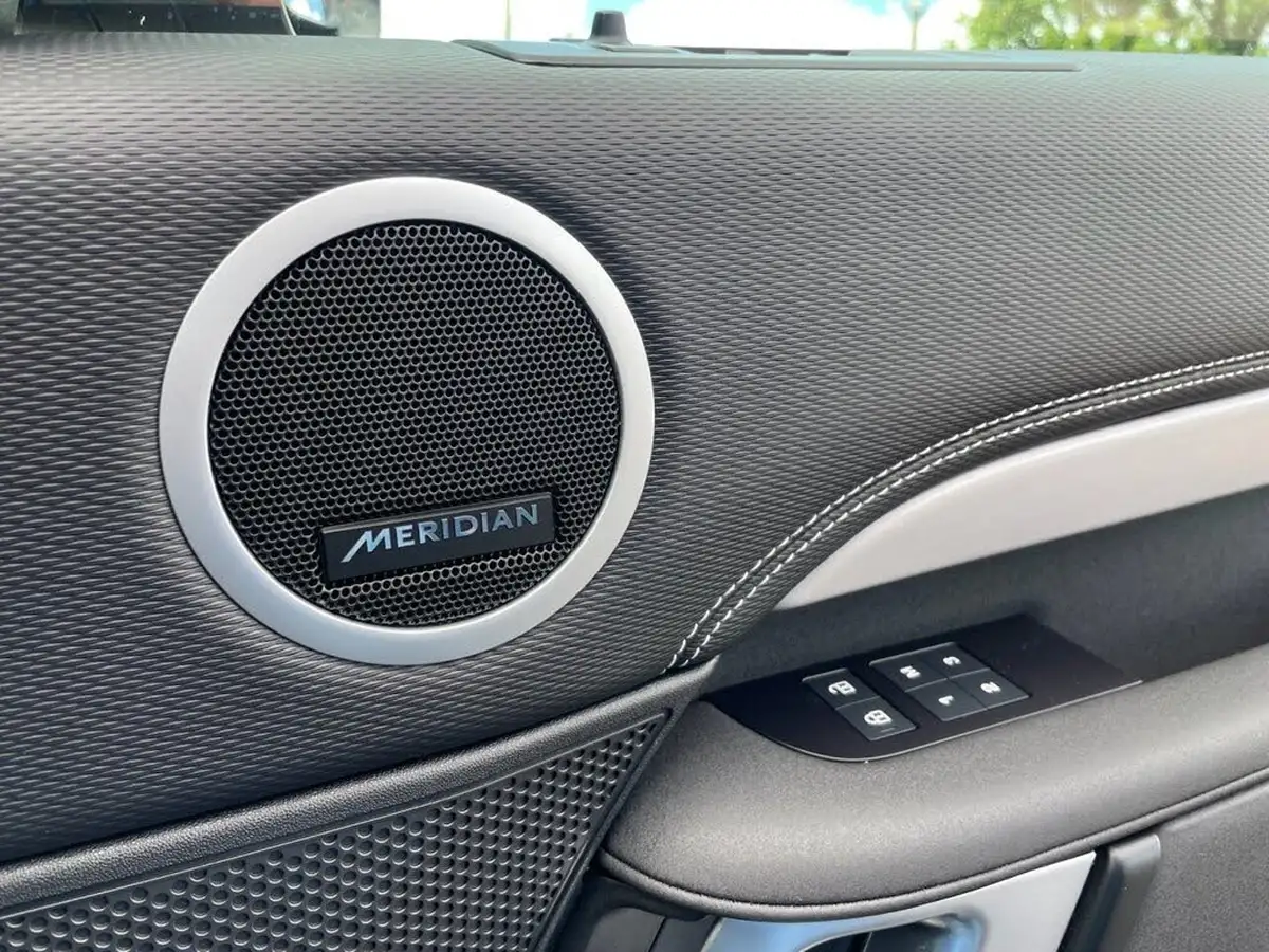 2023-land-rover-discovery-30-d250-r-dynamic-s-big-26