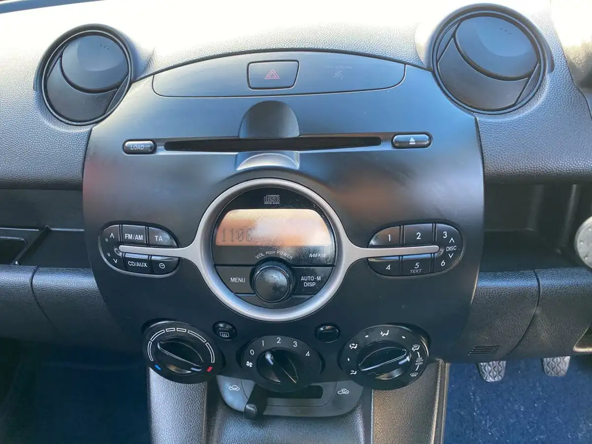 2007-mazda-mazda2-13-ts-big-6