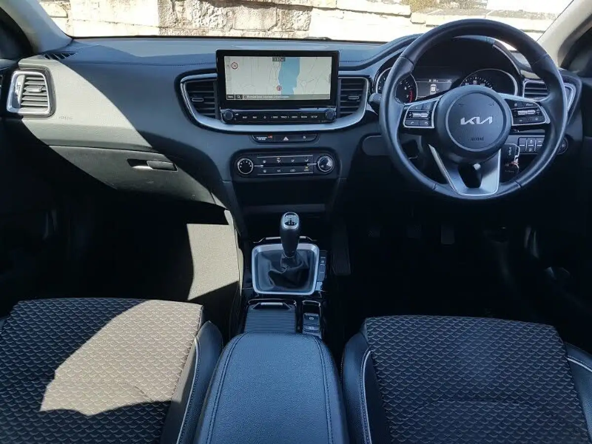 2022-kia-xceed-10-t-gdi-connect-big-2