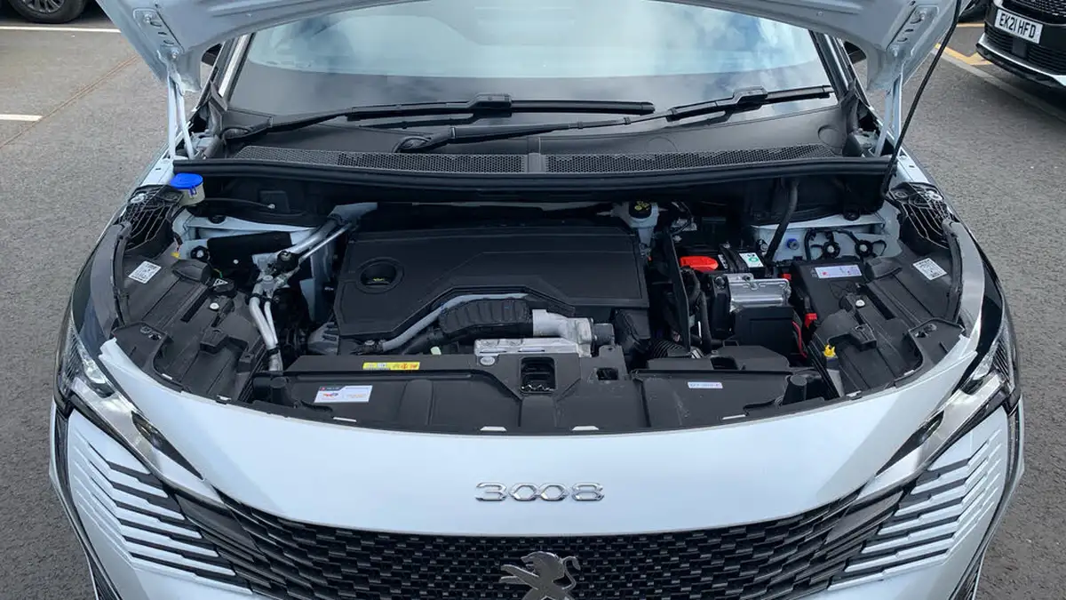 2024-peugeot-3008-suv-12-puretech-gt-136ps-hybrid-e-dsc6-big-17