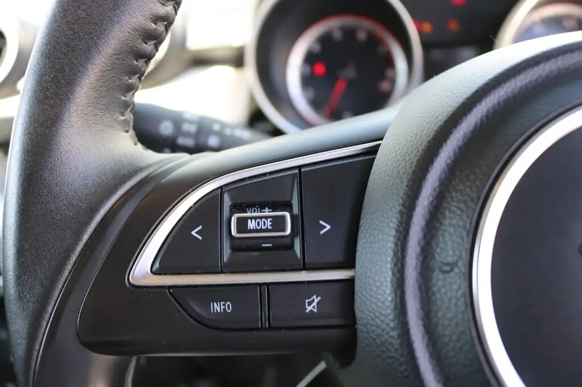 2017-suzuki-swift-10-boosterjet-sz-t-big-26