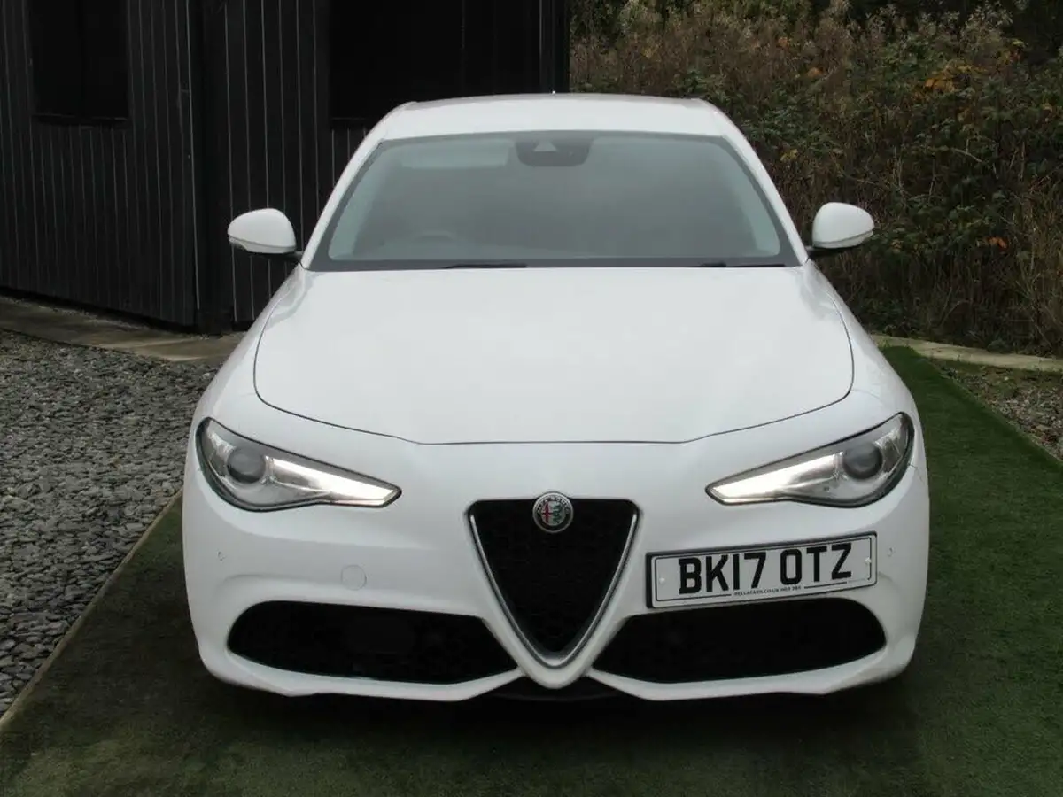 2017-alfa-romeo-giulia-20-veloce-big-5