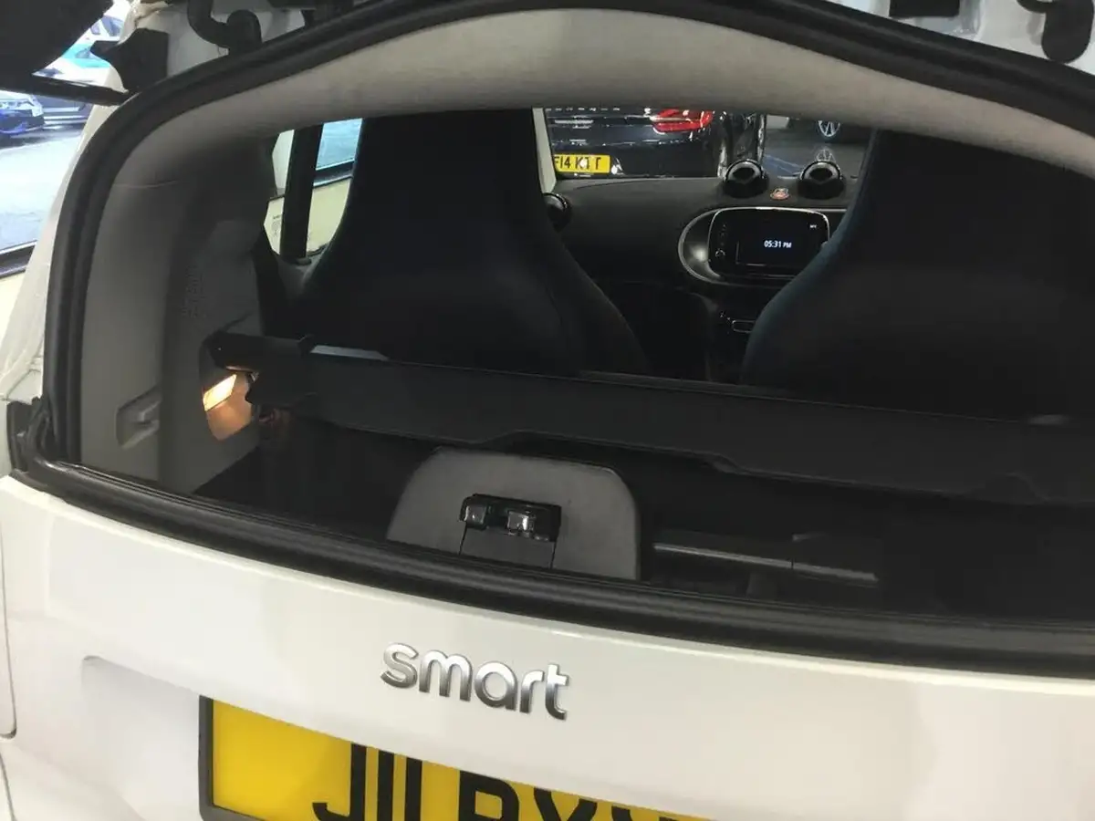 2017-smart-fortwo-09-prime-90bhp-premiumss-coupe-twinamic-big-14