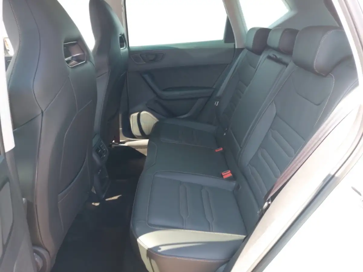 2019-lexus-is-300h-25-is-big-5