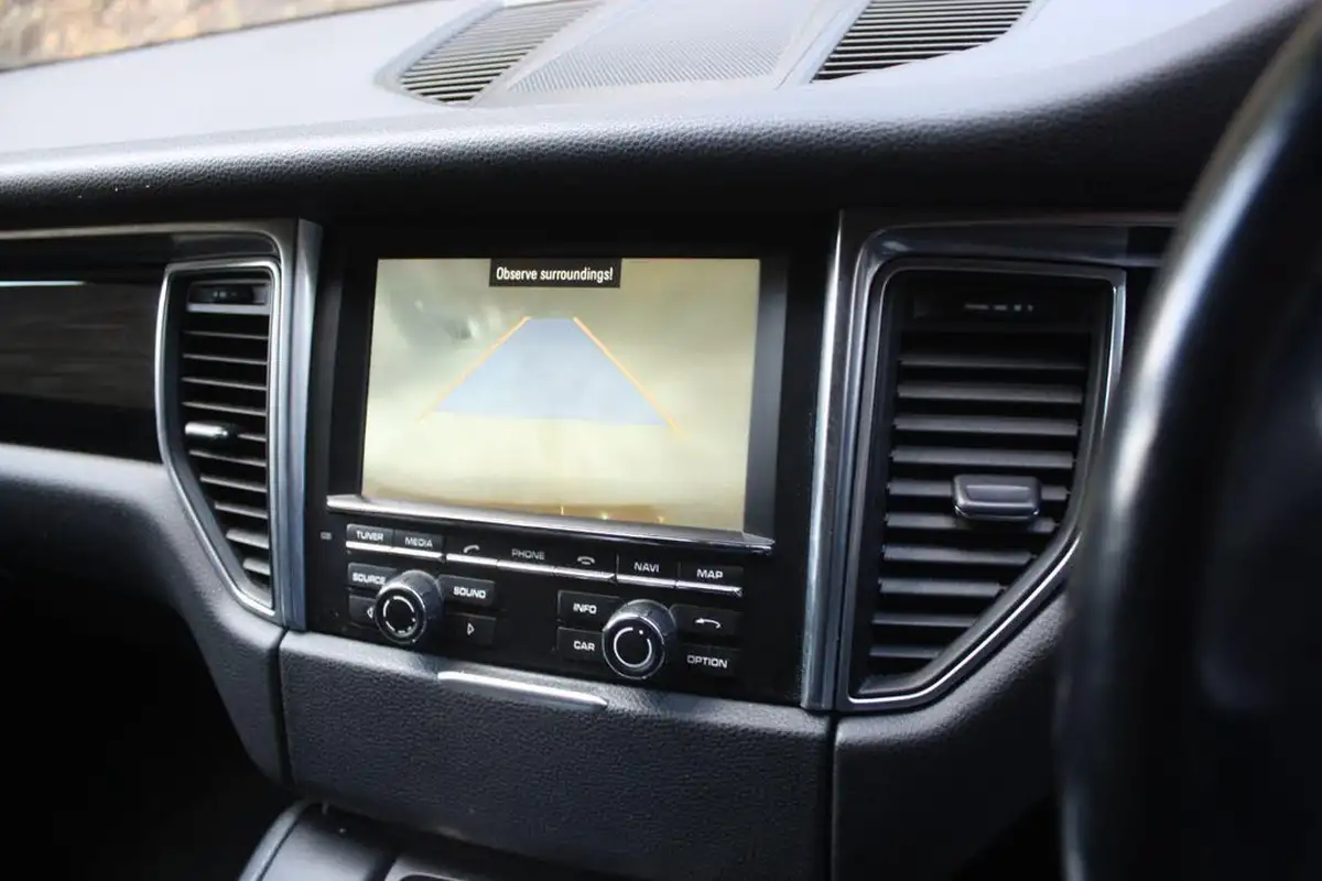 2015-porsche-macan-30td-s-big-18