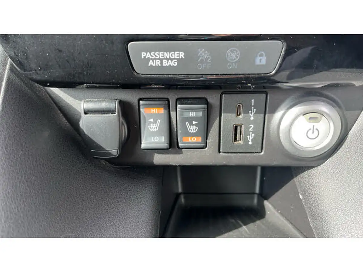 2021-nissan-leaf-e-tekna-big-25