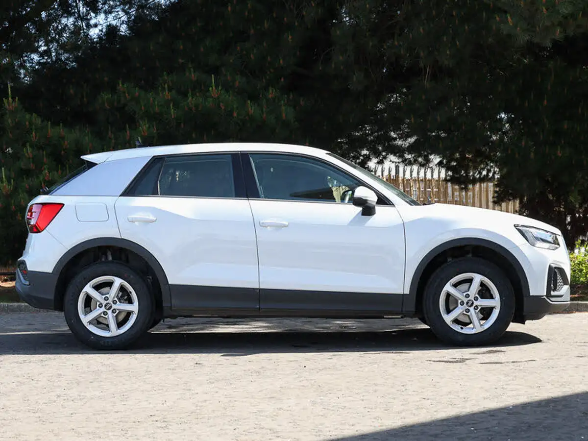 2021-audi-q2-10-30-tfsi-technik-big-3
