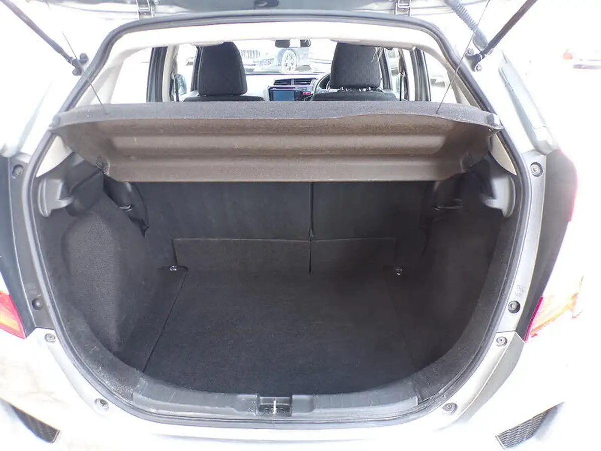 2015-honda-jazz-13-i-vtec-se-big-17