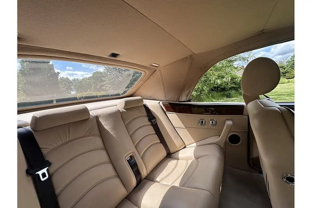 1997-bentley-azure-68-big-30