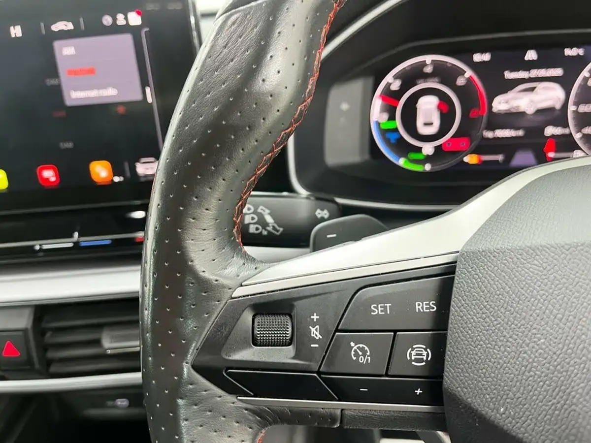 2022-seat-leon-14-e-hybrid-fr-estate-big-25