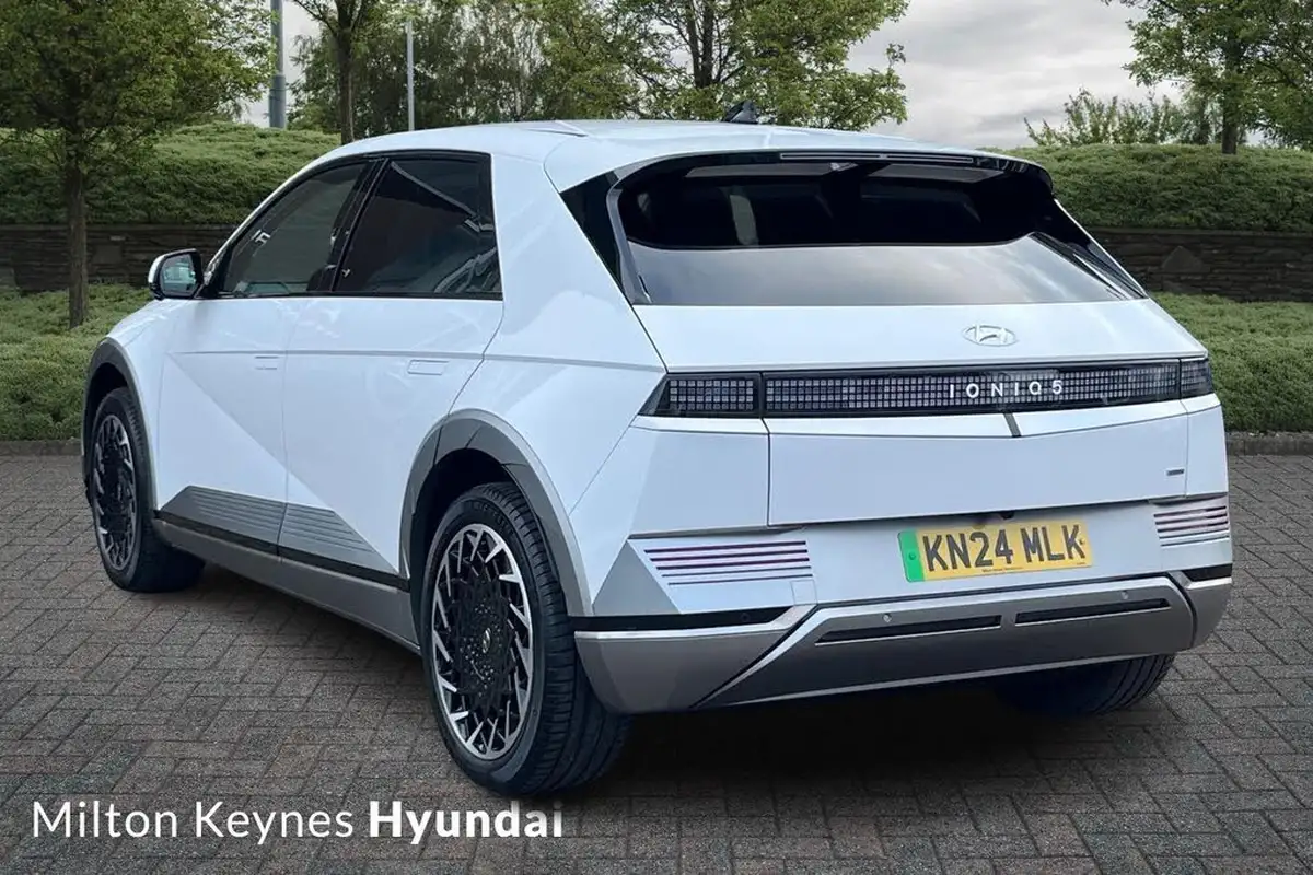 2024-hyundai-ioniq-5-e-ultimate-325ps-77kwh-awd-big-2