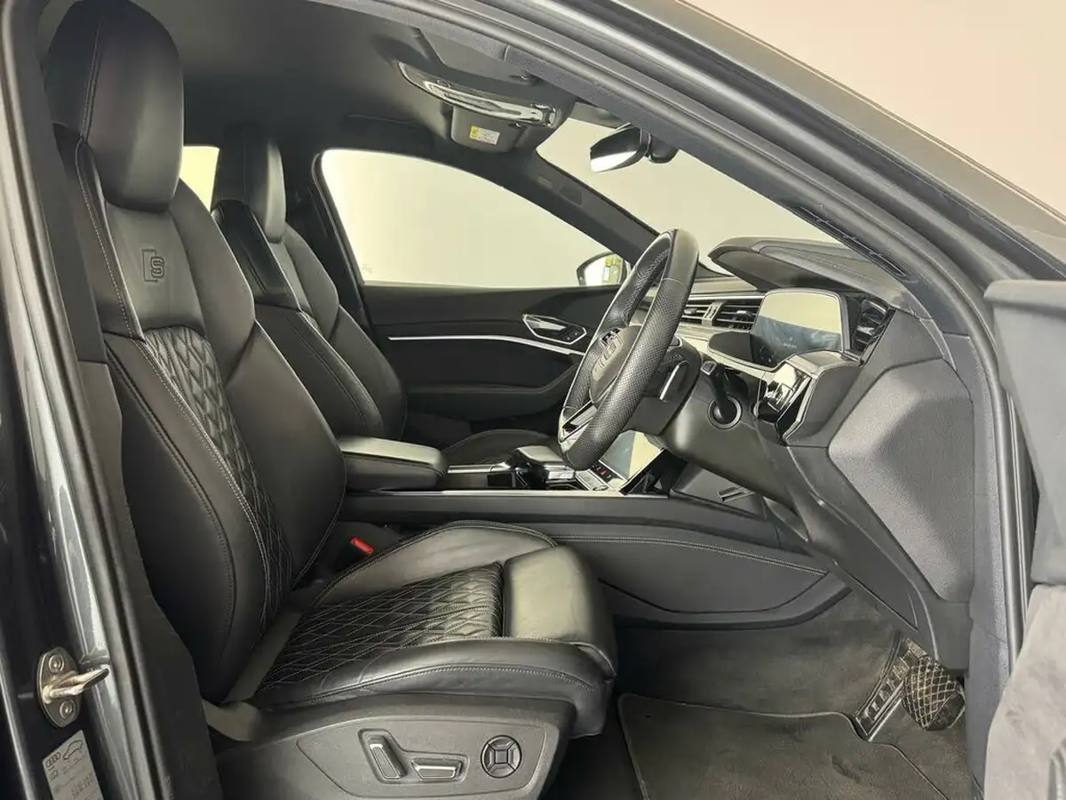 2021-audi-e-tron-e-station-wagon-big-10