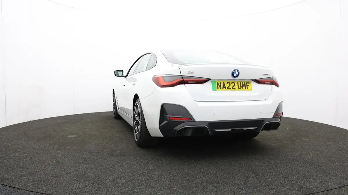 2022-bmw-i4-e-edrive40-m-sport-big-34