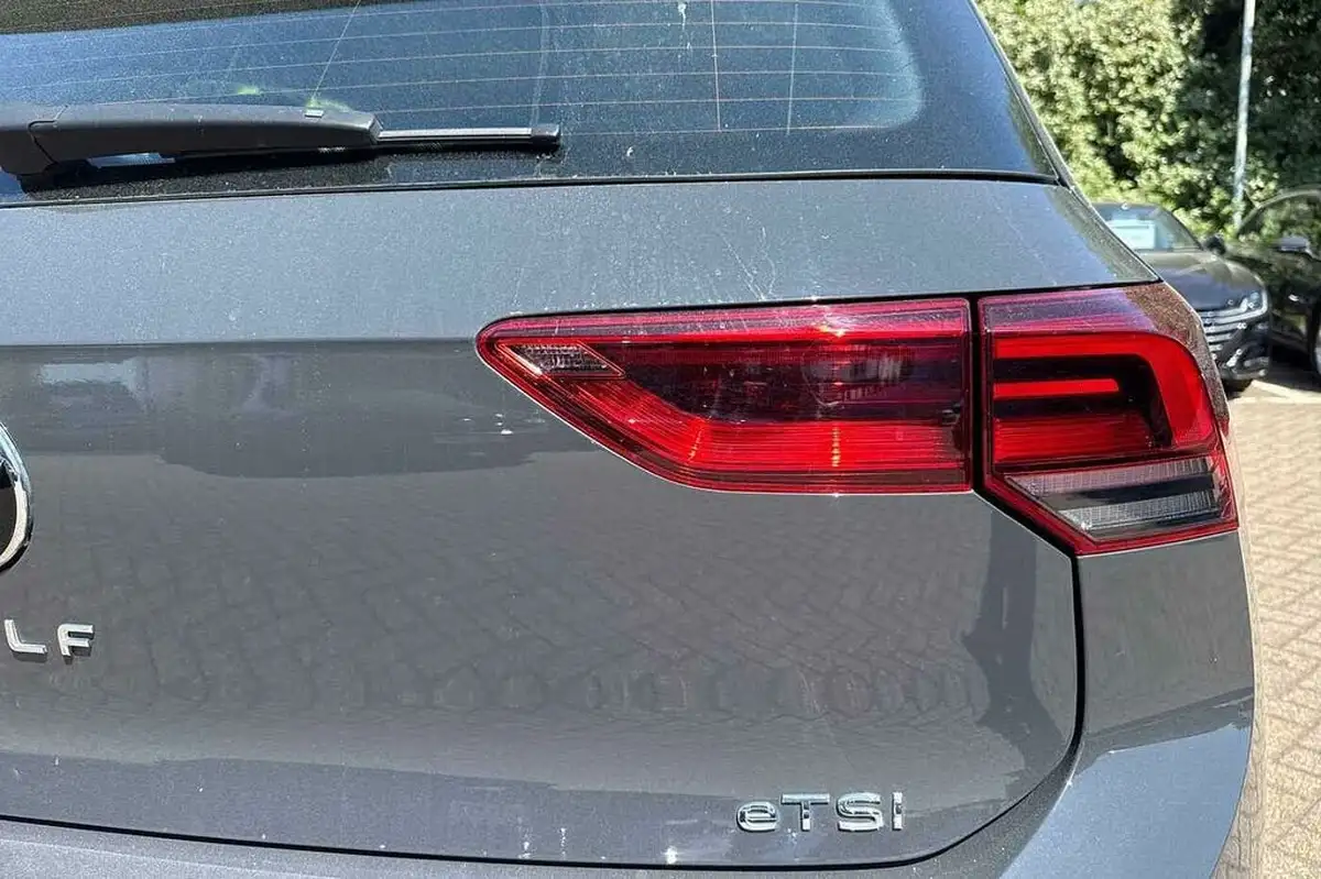 2022-volkswagen-golf-15-etsi-style-150ps-hatchback-big-21