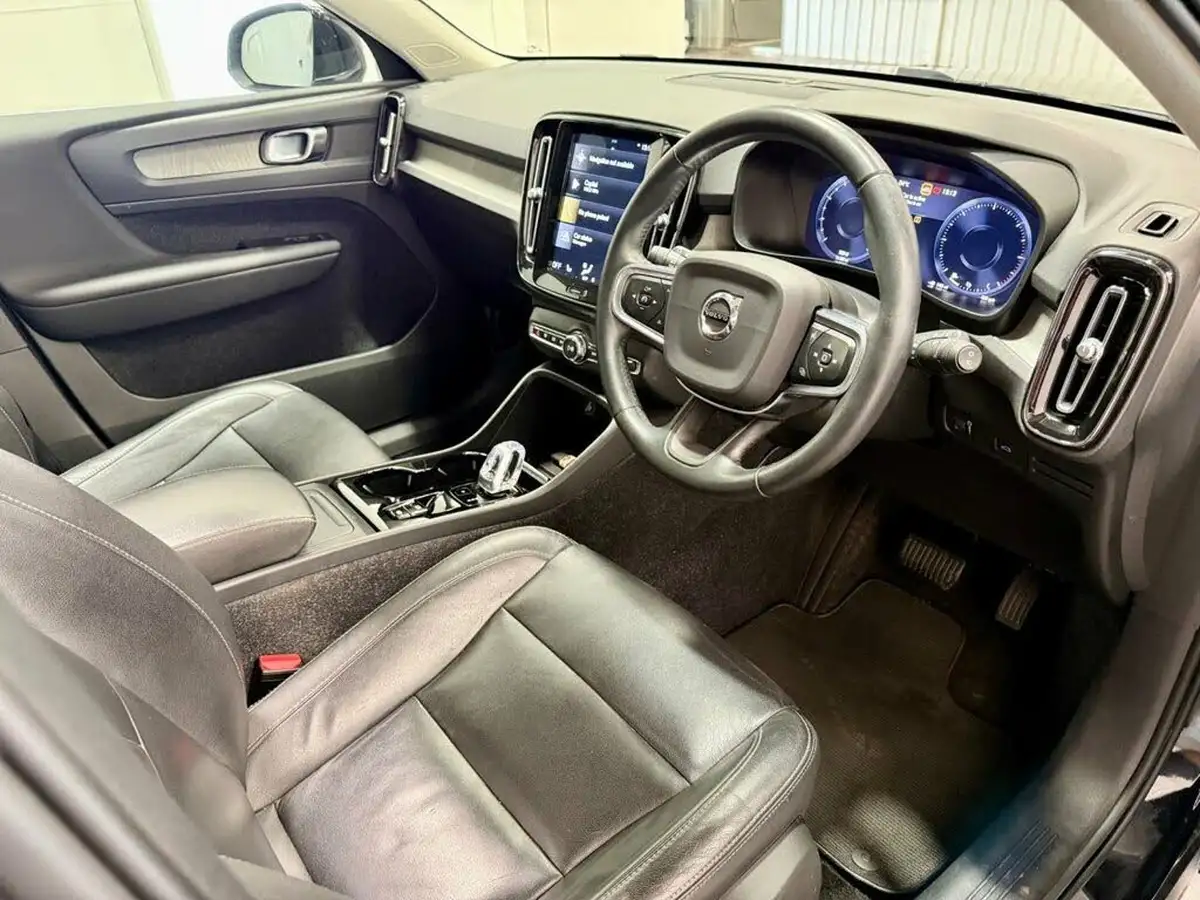 2020-volvo-xc40-20td-d4-inscription-big-10