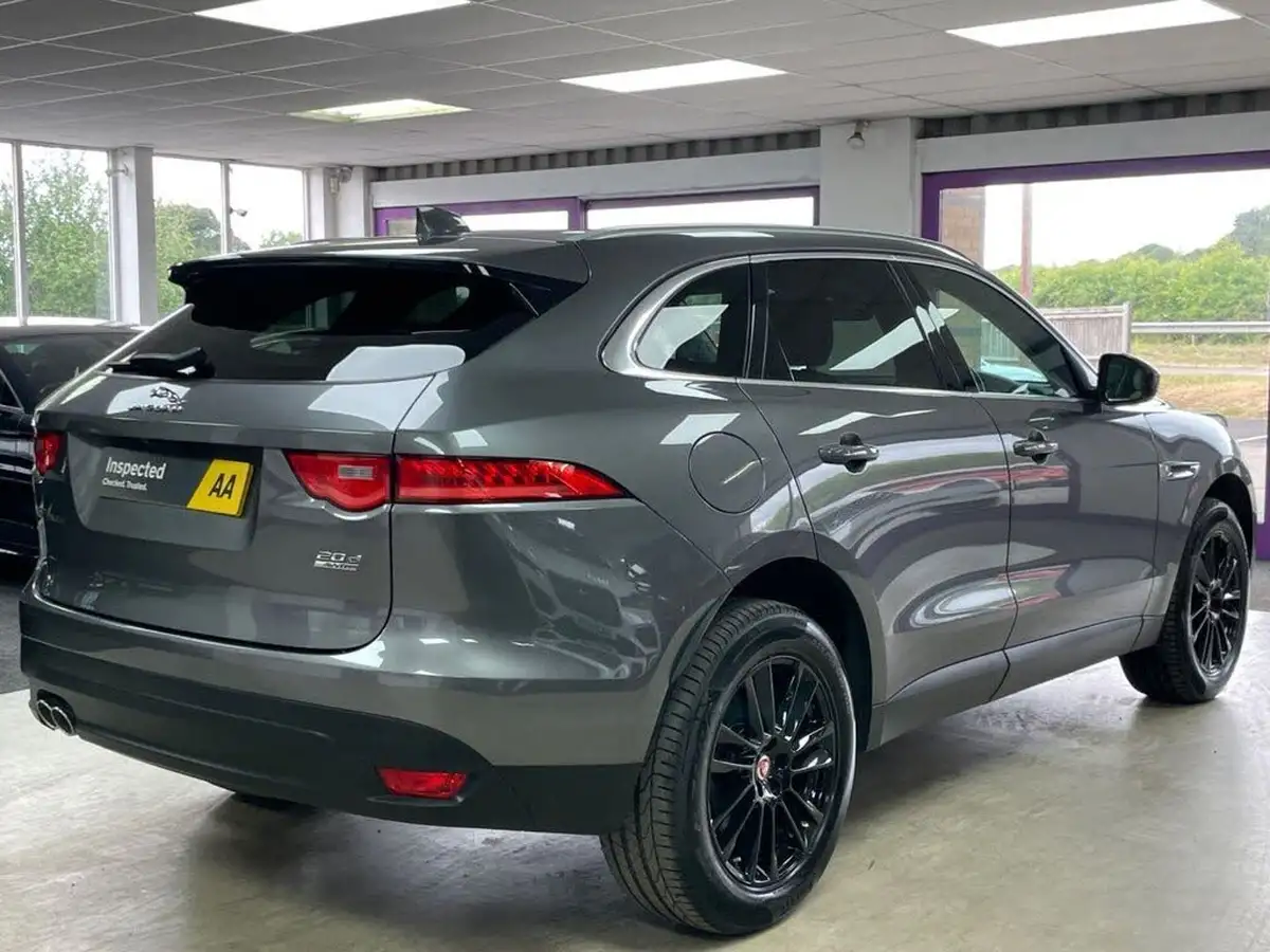 2017-jaguar-f-pace-20-i4d-portfolio-180ps-awd-auto-big-10